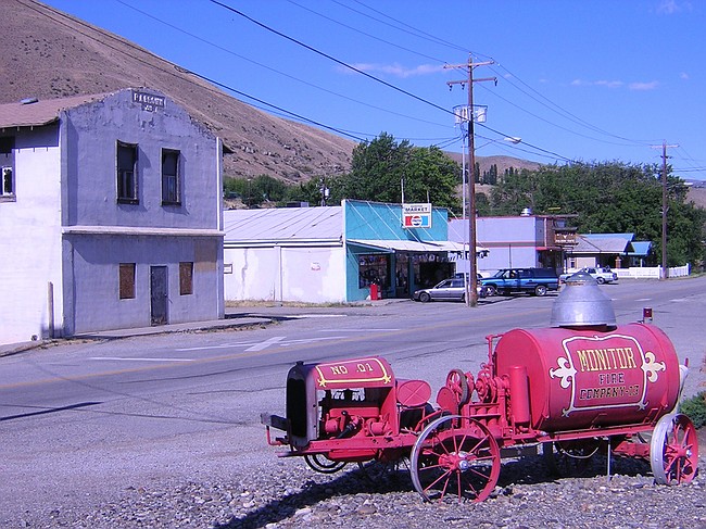 old fire engine: Monitor, WA