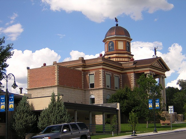 county courthouse: Newcastle, WY