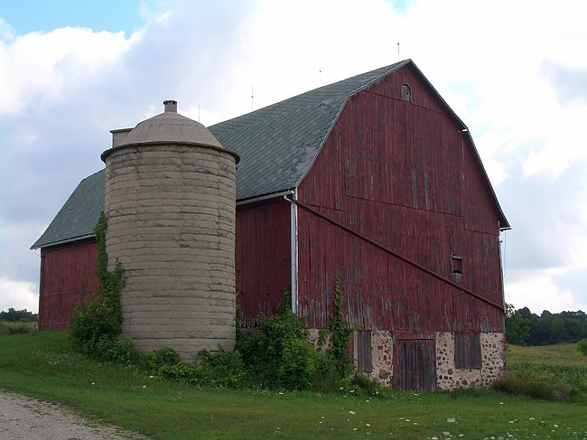 a cute indigenous roof shape on silos here