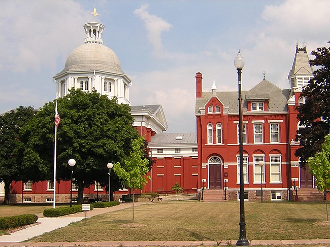 Courthouse with Clerk's Office